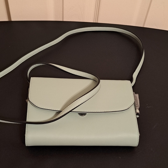 Vera Wang Handbags - Vera Wang Mint Green Crossbody Bag